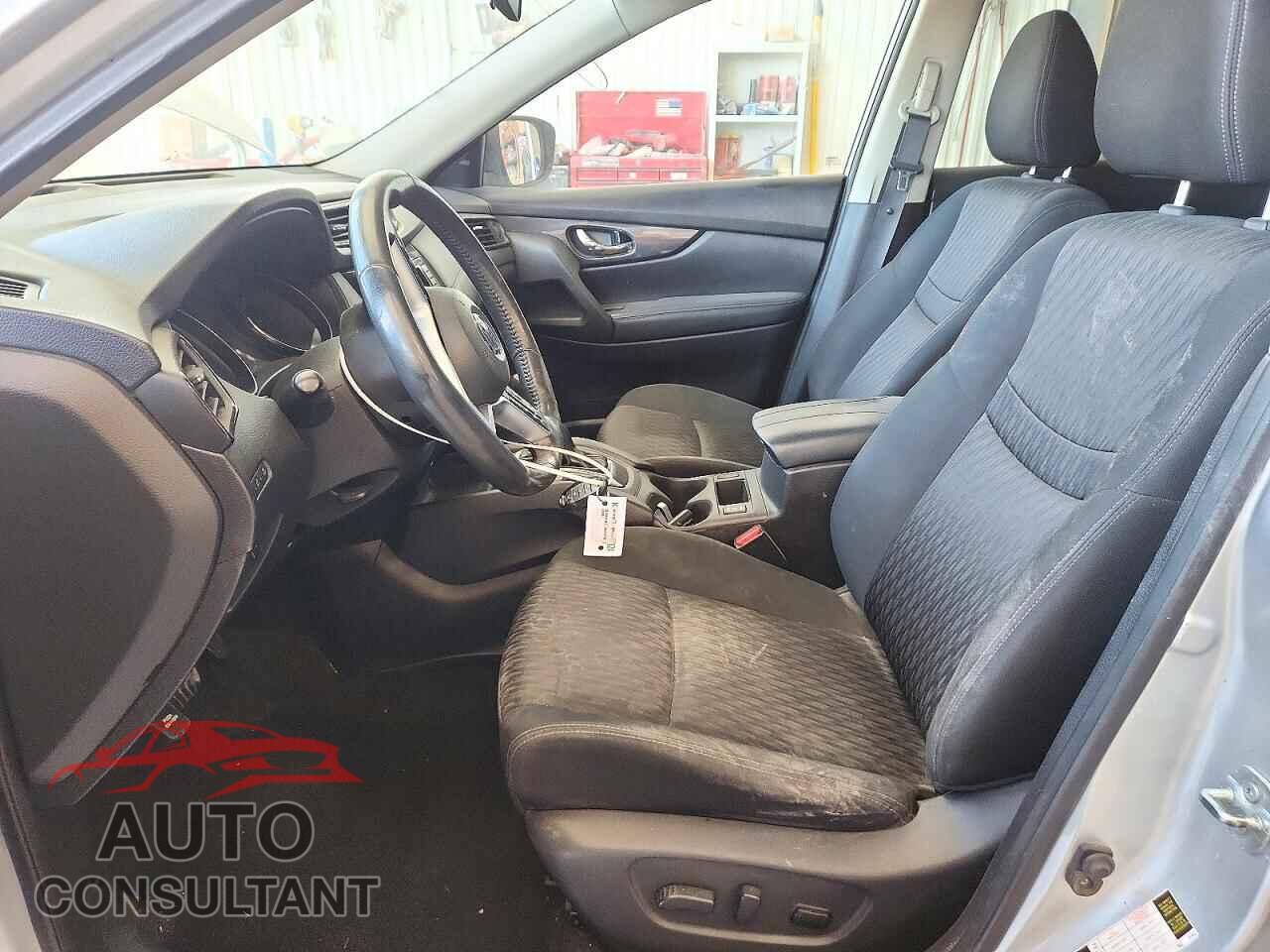 NISSAN ROGUE 2018 - KNMAT2MT9JP505555