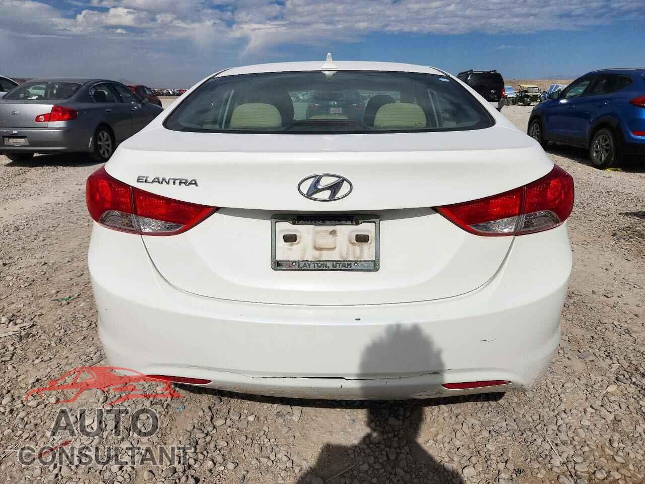 HYUNDAI ELANTRA 2012 - 5NPDH4AE9CH138249