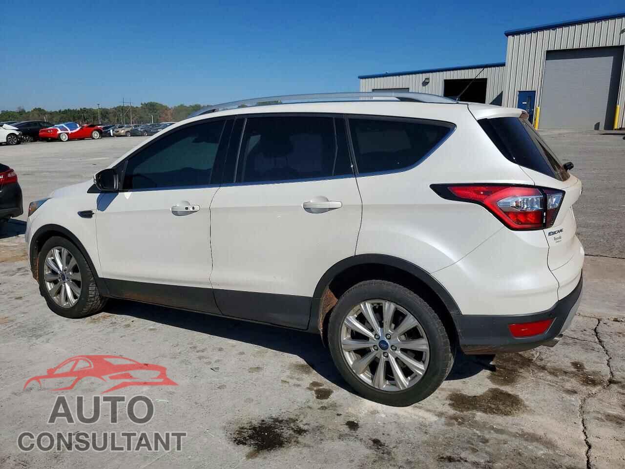 FORD ESCAPE 2017 - 1FMCU9J95HUD19820