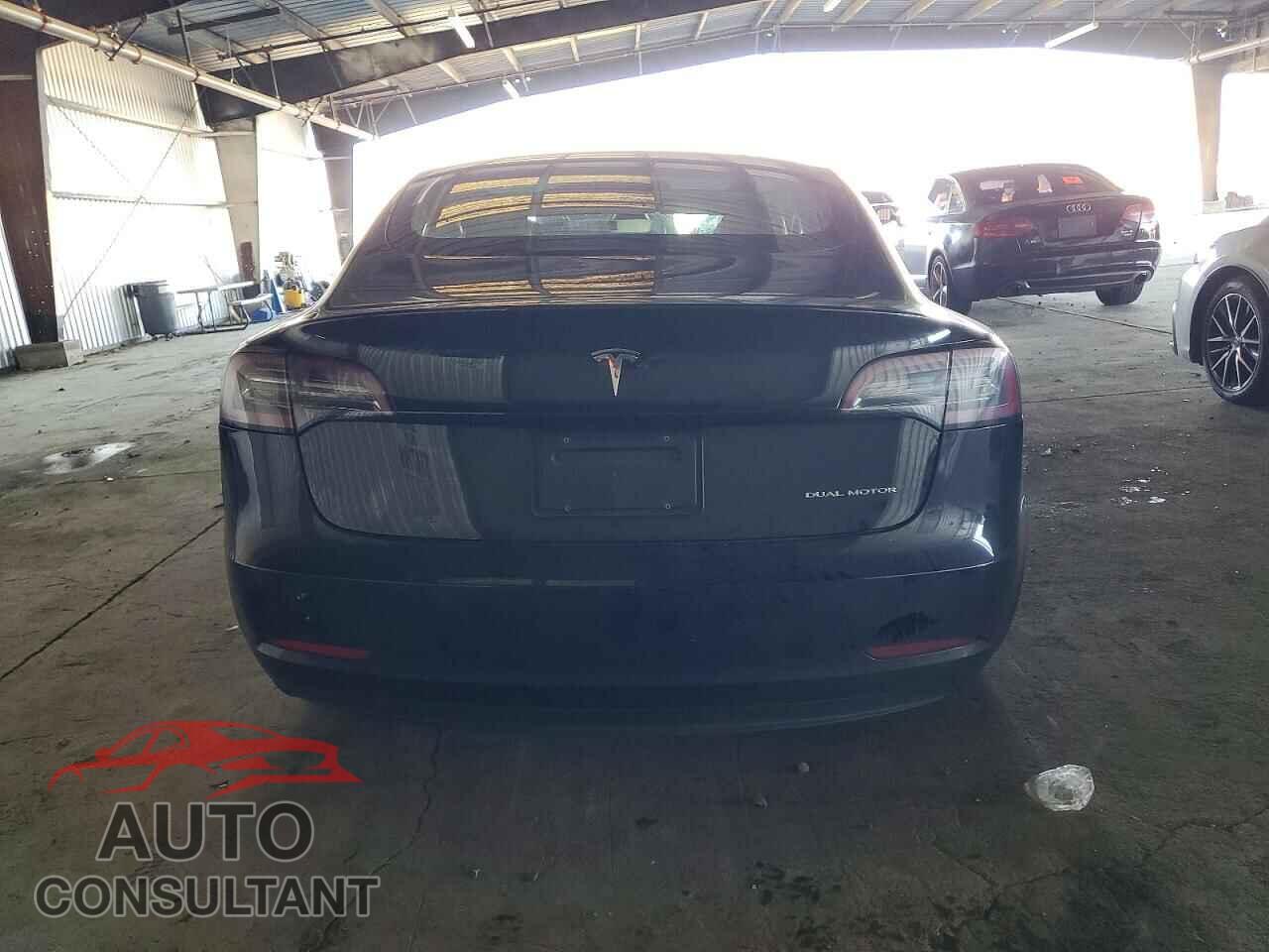 TESLA MODEL 3 2019 - 5YJ3E1EB8KF392373