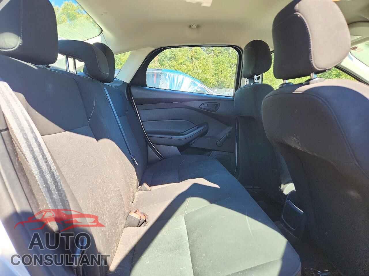 FORD FOCUS 2016 - 1FADP3E23GL201589