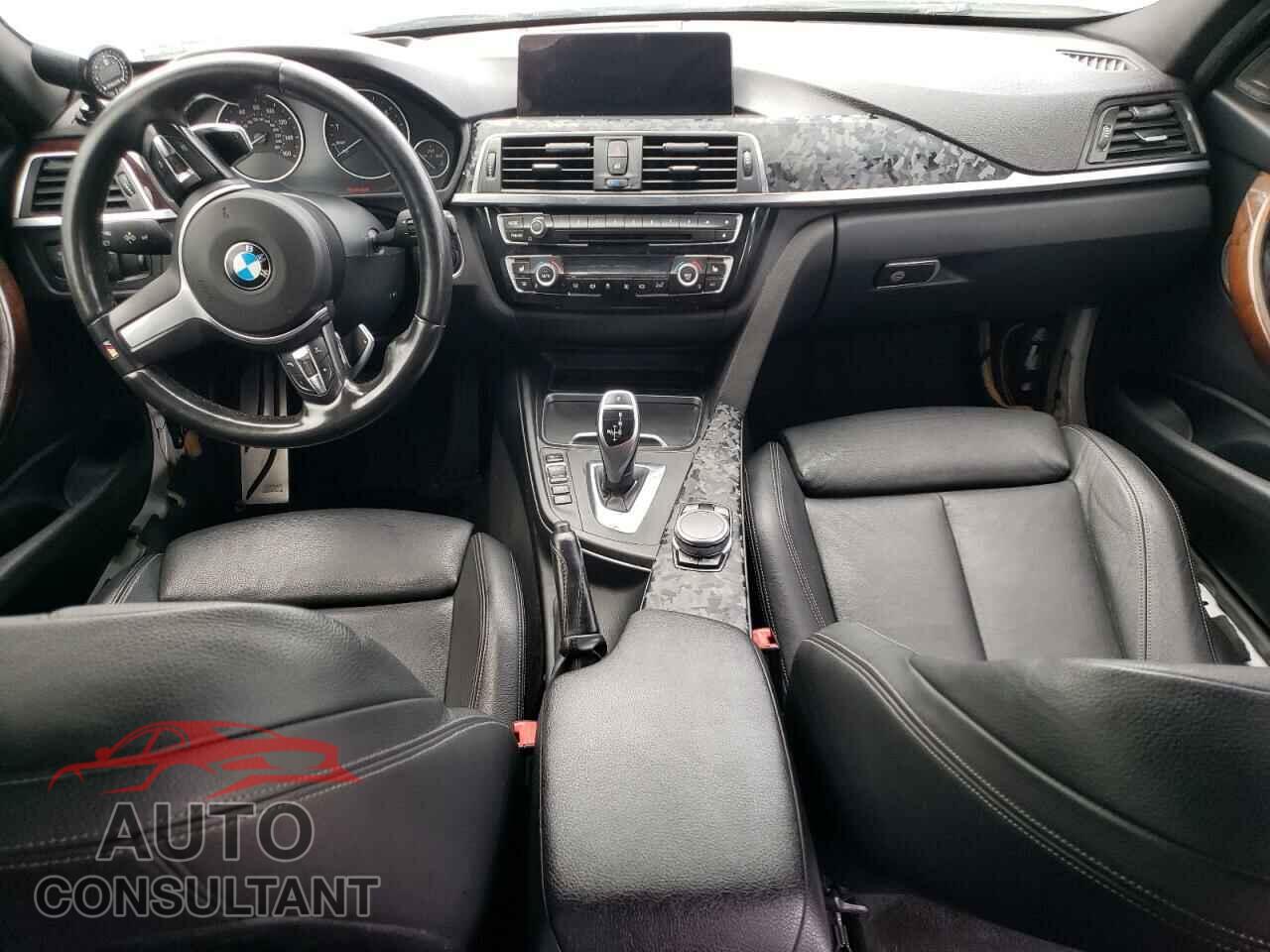 BMW 3 SERIES 2017 - WBA8B3G54HNU35051
