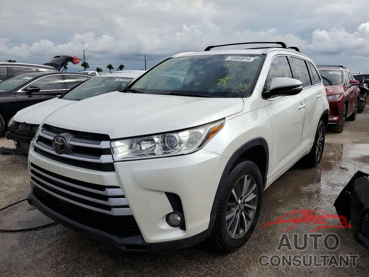 TOYOTA HIGHLANDER 2018 - 5TDKZRFH7JS281633