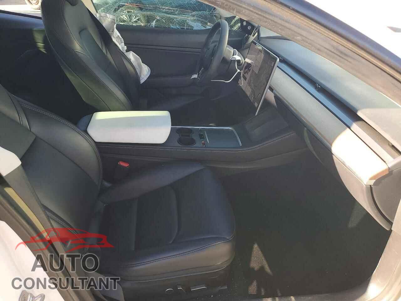 TESLA MODEL 3 2021 - 5YJ3E1EB8MF879110