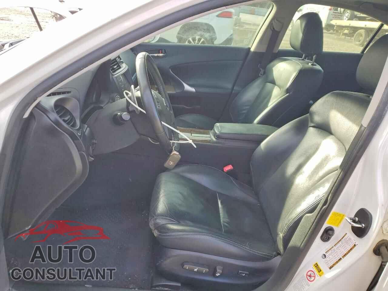 LEXUS IS 2011 - JTHBF5C25B5146979
