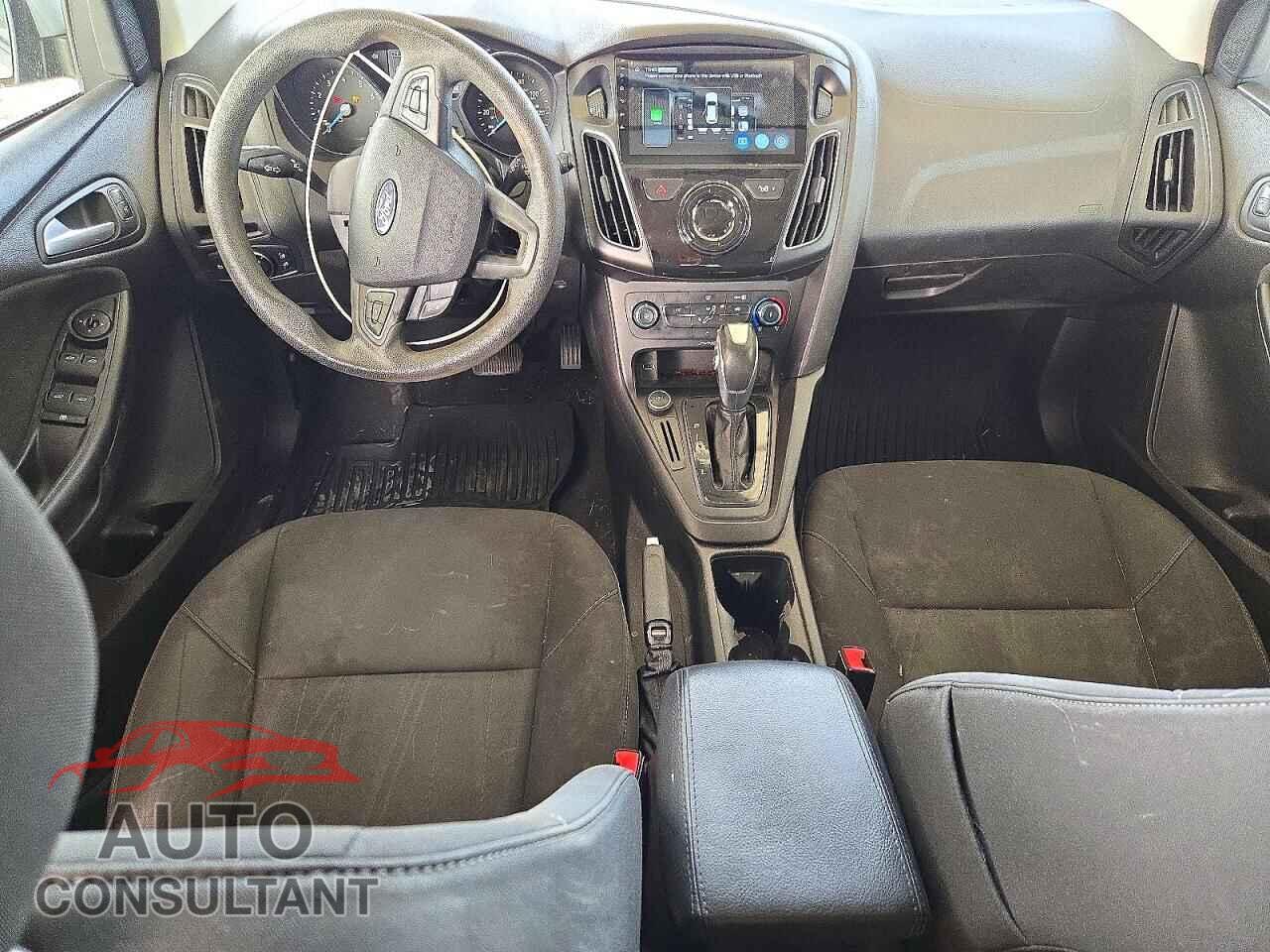 FORD FOCUS 2015 - 1FADP3K25FL276135