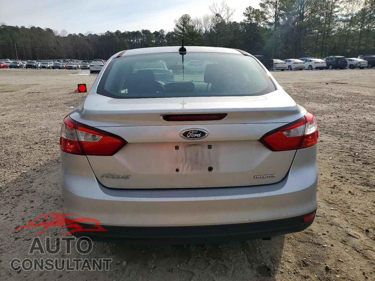 FORD FOCUS 2013 - 1FADP3E22DL299574
