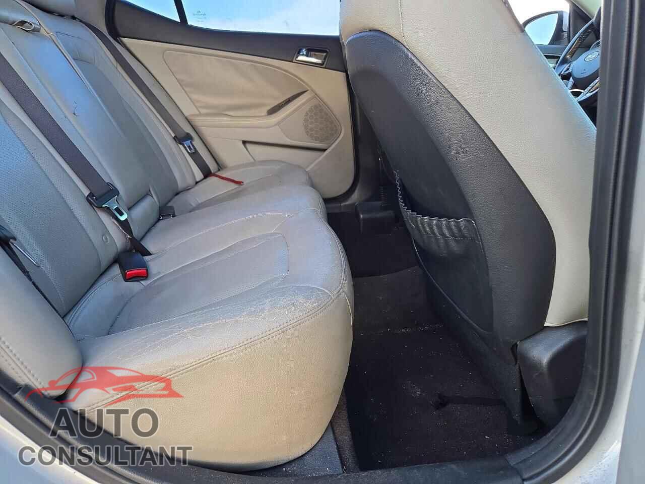 KIA OPTIMA 2011 - KNAGN4A78B5072618
