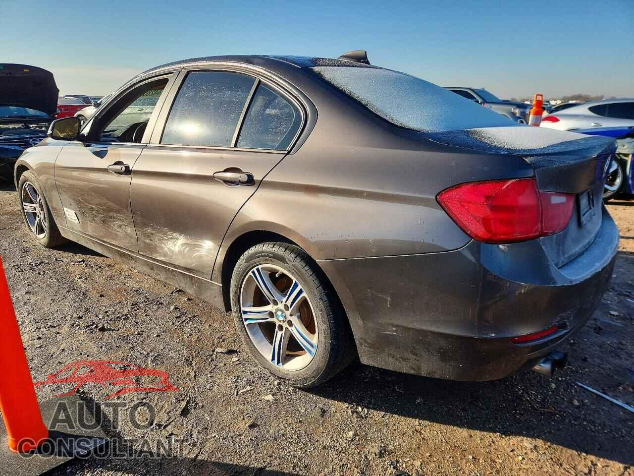 BMW 3 SERIES 2012 - WBA3A5C57CF257511