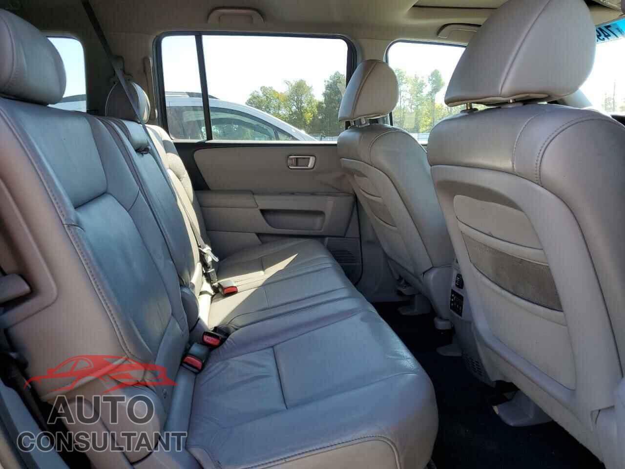 HONDA PILOT 2011 - 5FNYF3H60BB006347
