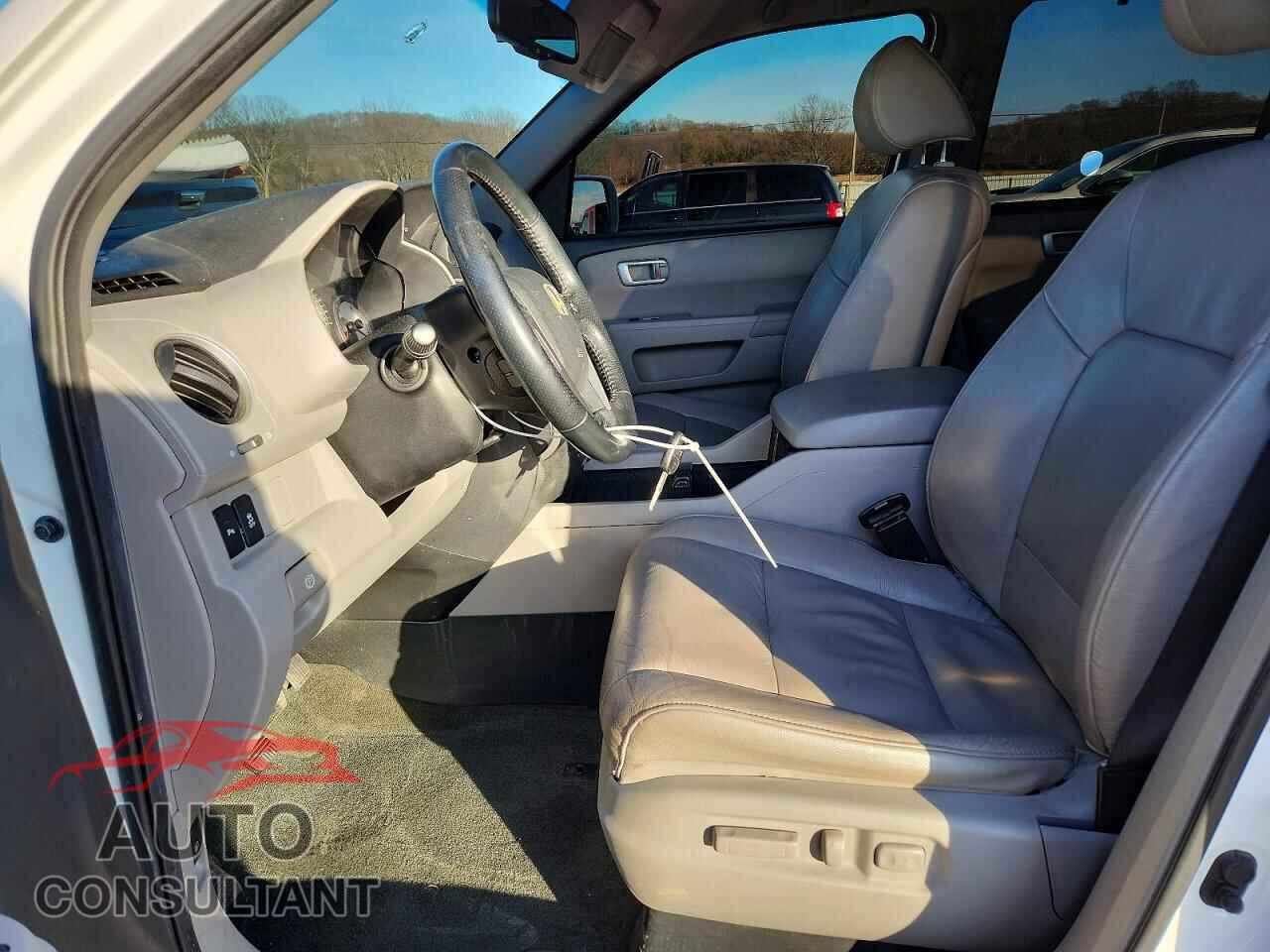 HONDA PILOT 2014 - 5FNYF4H97EB010271