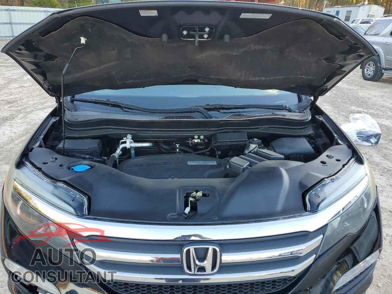HONDA PILOT 2018 - 5FNYF6H37JB018307