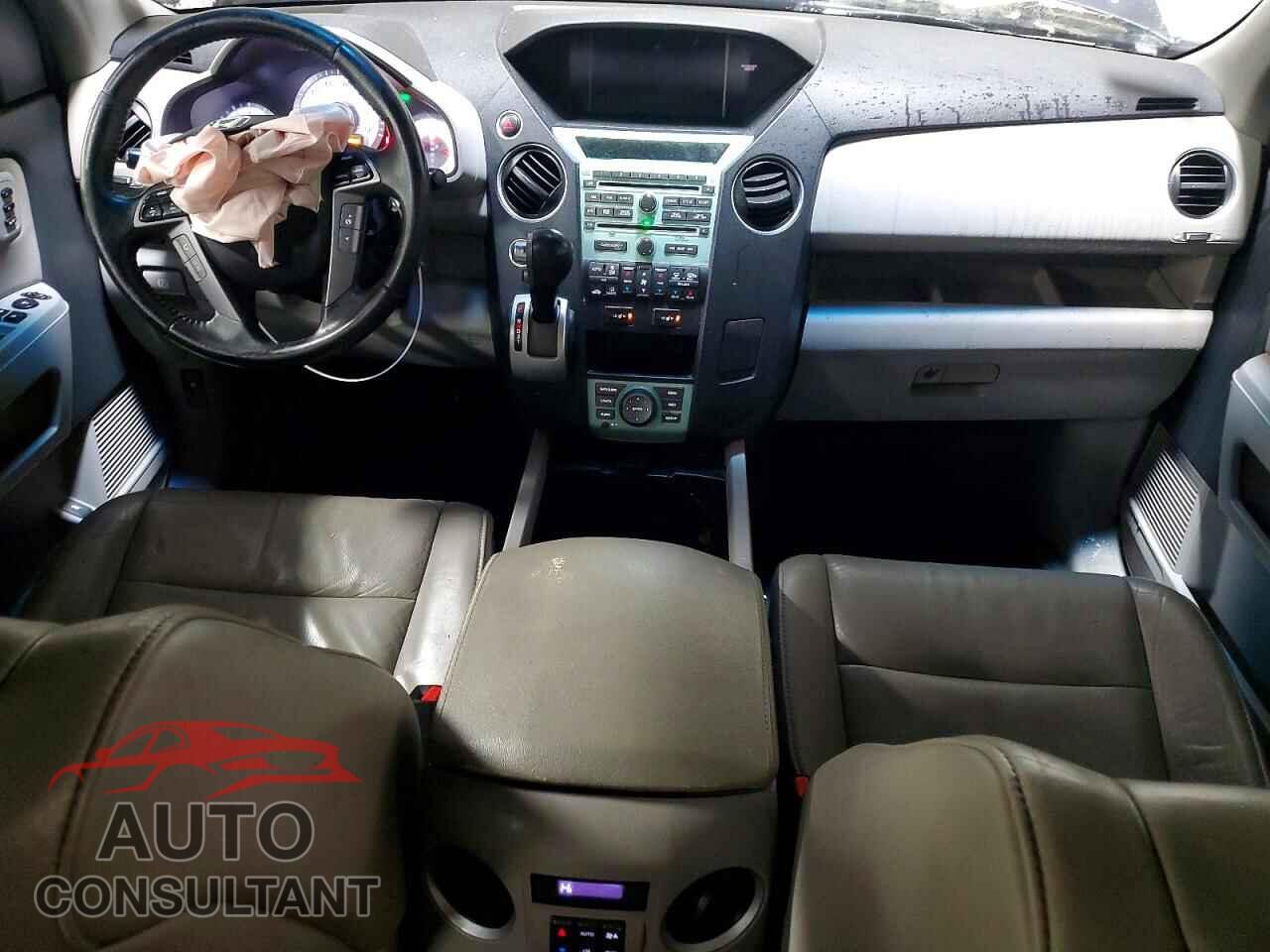 HONDA PILOT 2011 - 5FNYF4H90BB095465