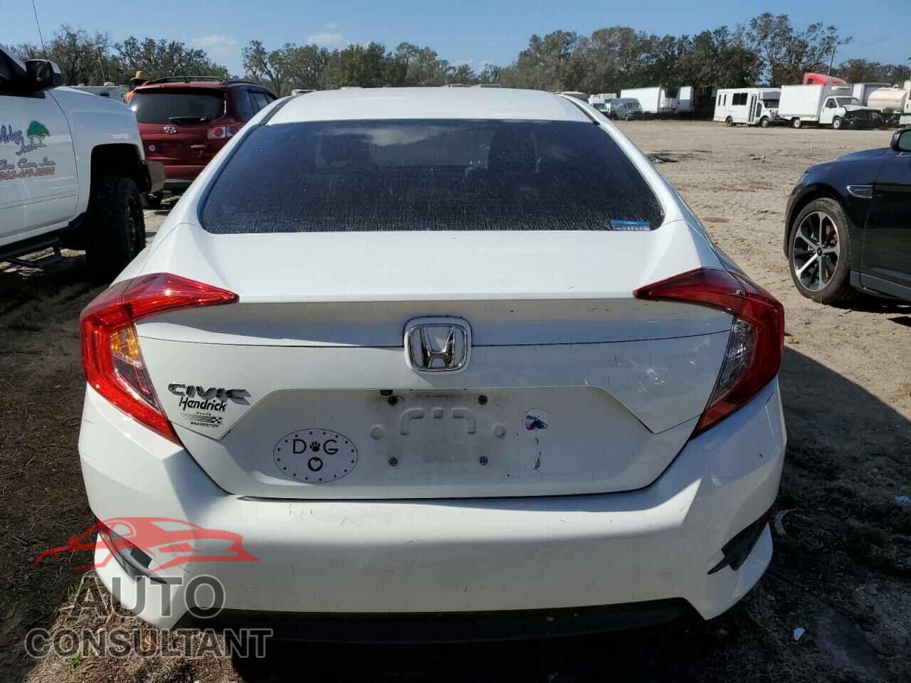 HONDA CIVIC 2018 - 2HGFC2F55JH583177