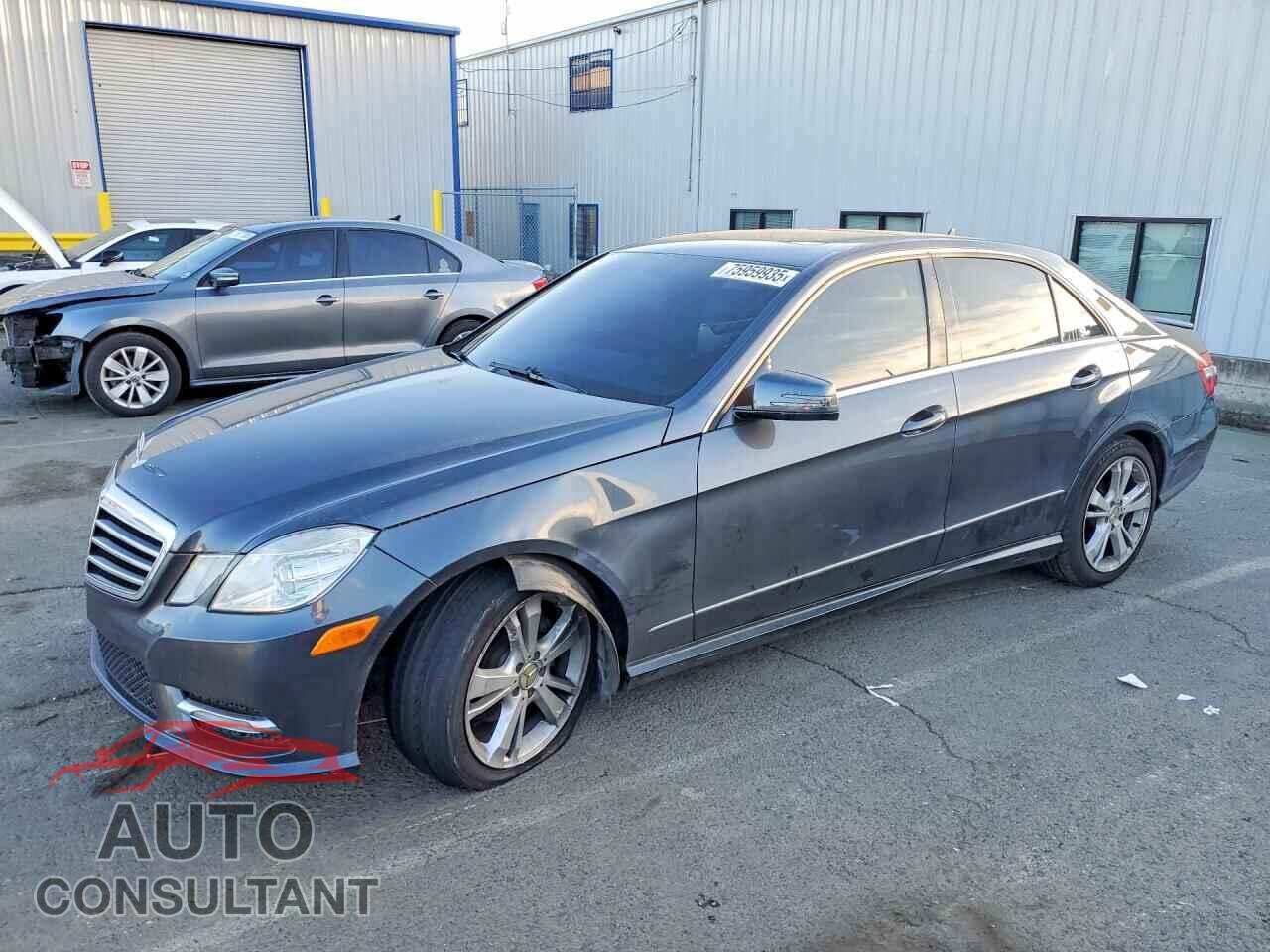 MERCEDES-BENZ E-CLASS 2013 - WDDHF5KB2DA702372