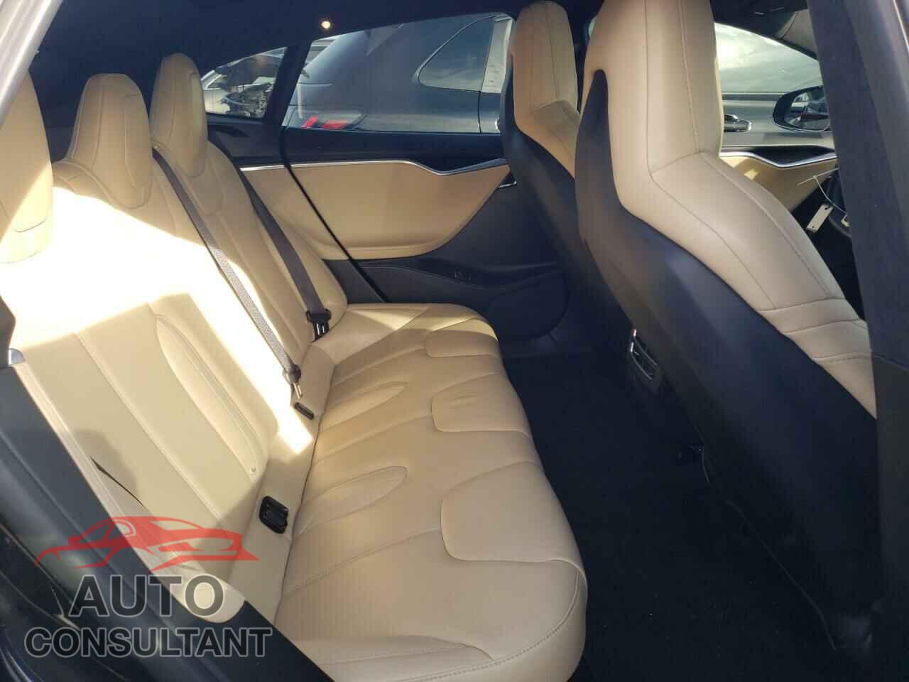 TESLA MODEL S 2015 - 5YJSA1E42FF116351