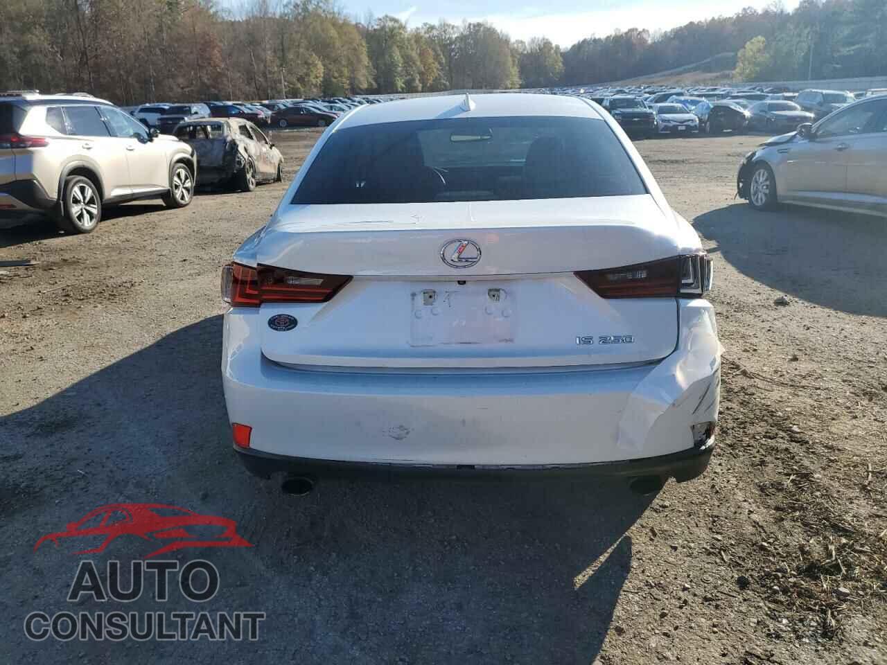 LEXUS IS 2015 - JTHBF1D27F5068234