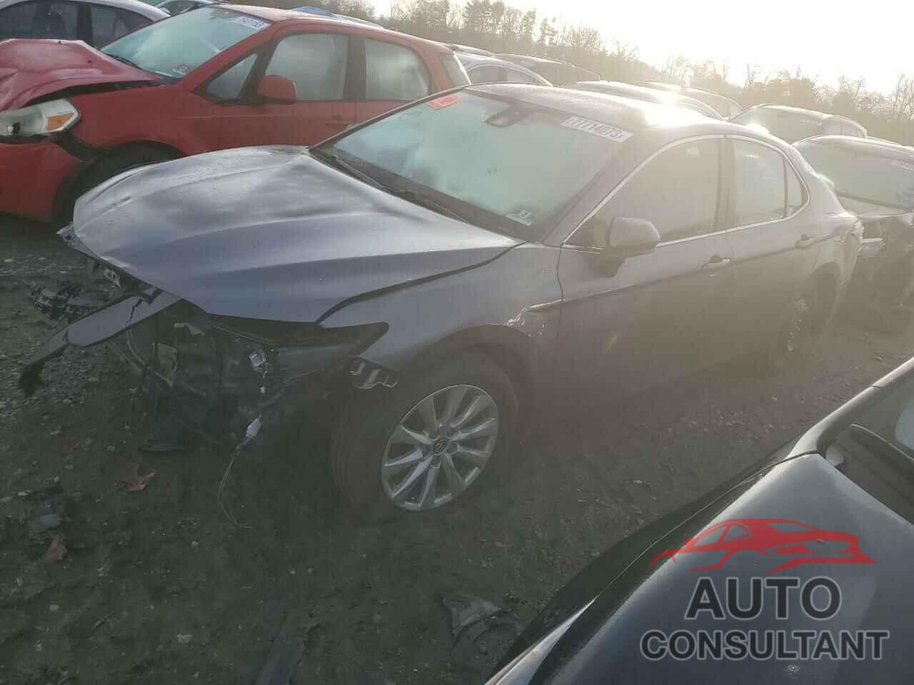 TOYOTA CAMRY 2018 - 4T1B11HK2JU512379