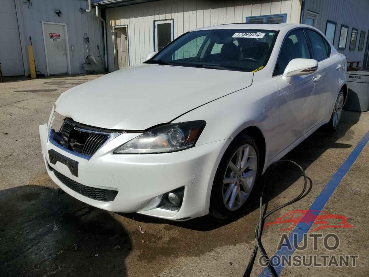 LEXUS IS 2011 - JTHCF5C21B5050626
