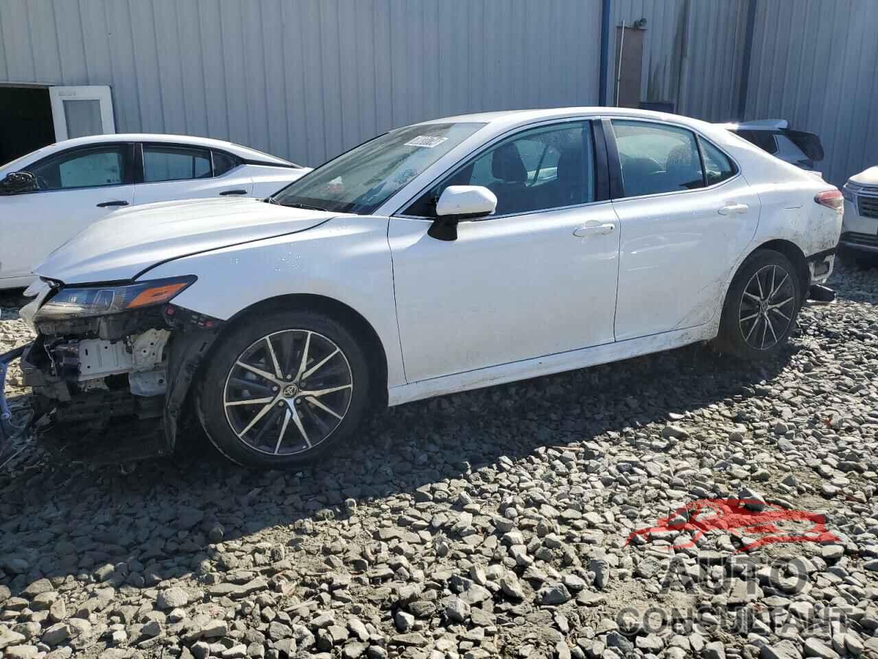 TOYOTA CAMRY 2022 - 4T1G11AK8NU666939