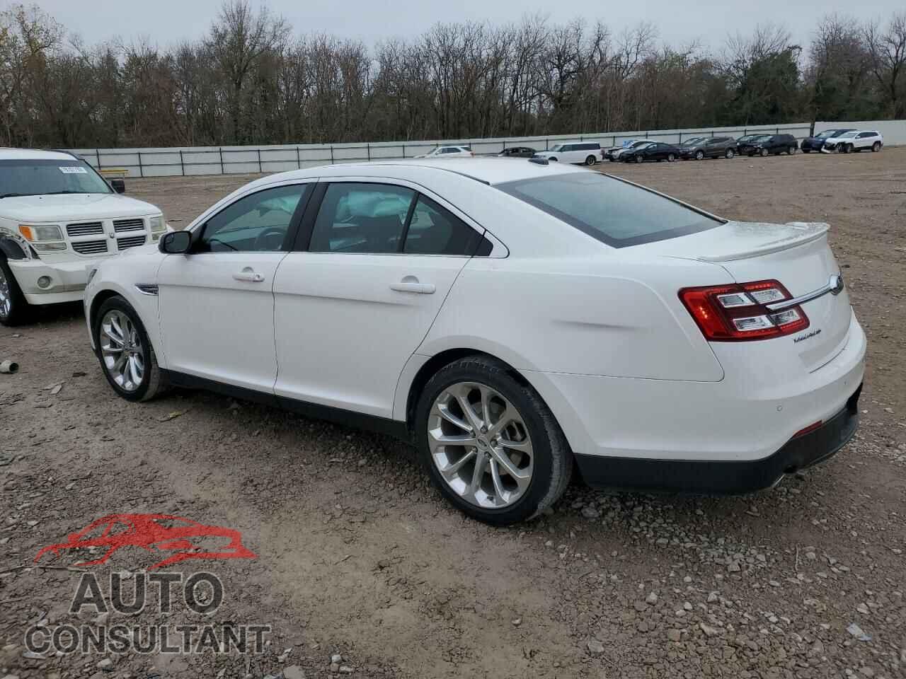 FORD TAURUS 2018 - 1FAHP2E80JG105628