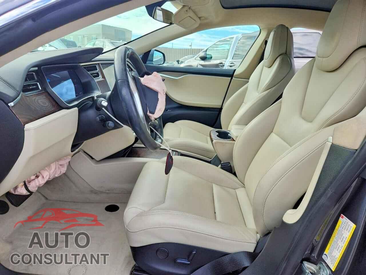 TESLA MODEL S 2017 - 5YJSA1E2XHF217316