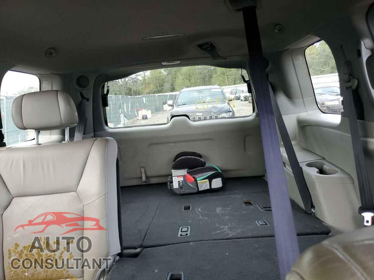 HONDA PILOT 2011 - 5FNYF3H94BB046151
