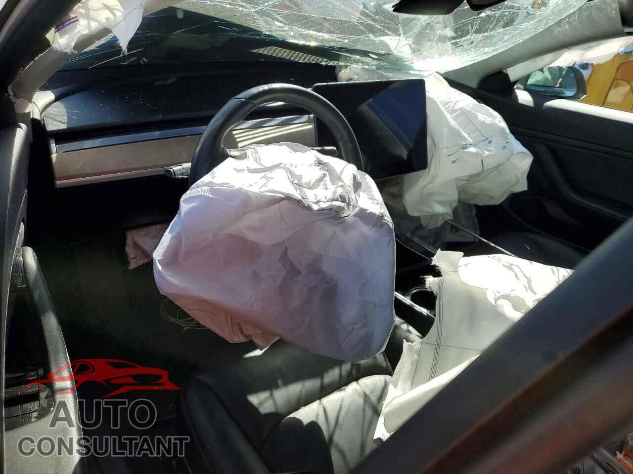 TESLA MODEL 3 2018 - 5YJ3E1EA0JF048543