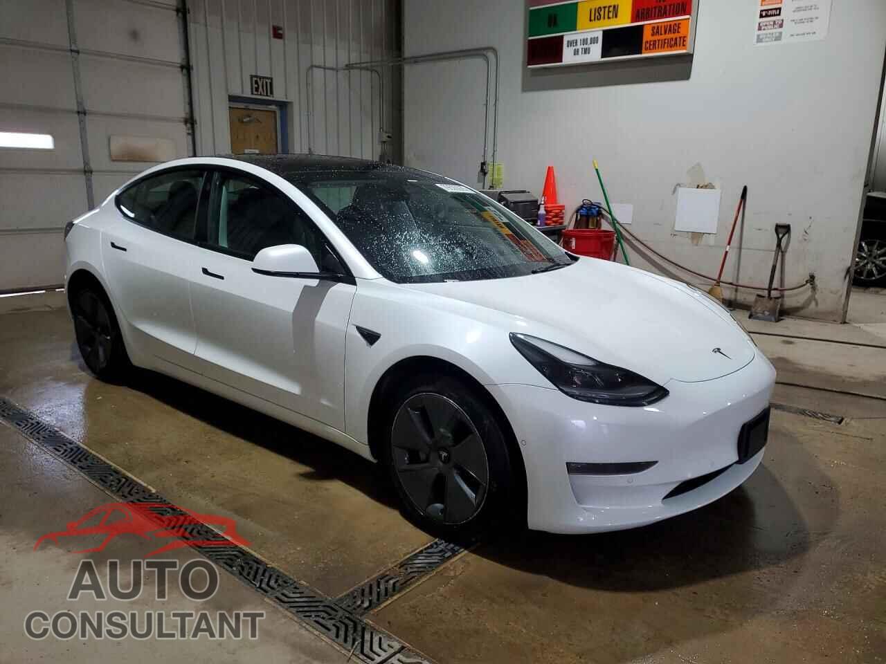 TESLA MODEL 3 2021 - 5YJ3E1EB0MF095827