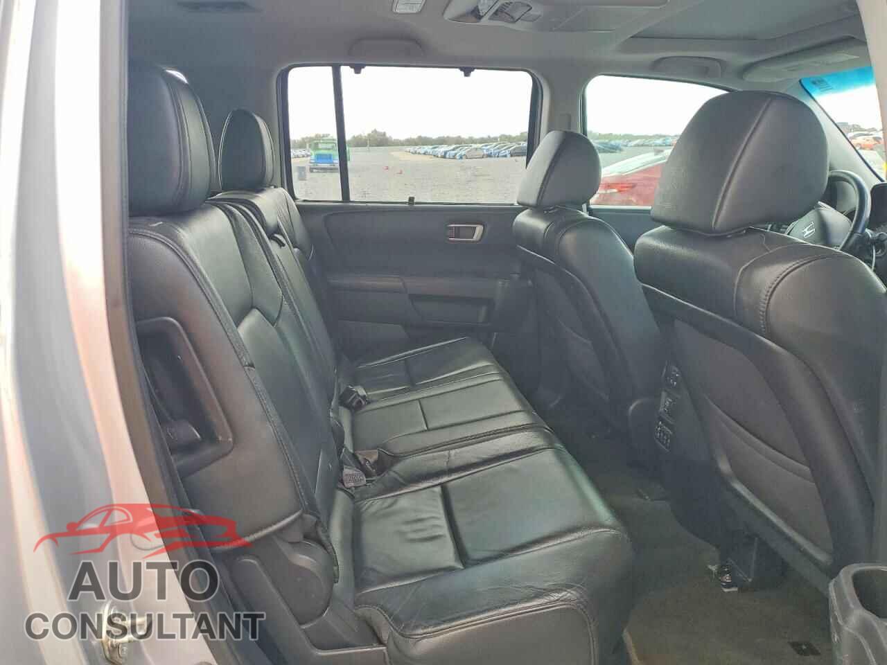 HONDA PILOT 2015 - 5FNYF3H93FB001398