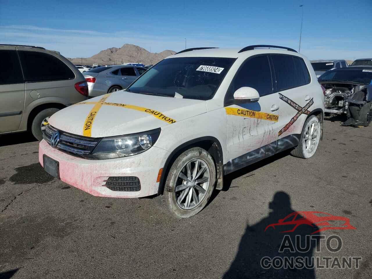 VOLKSWAGEN TIGUAN 2017 - WVGBV7AX6HK045471