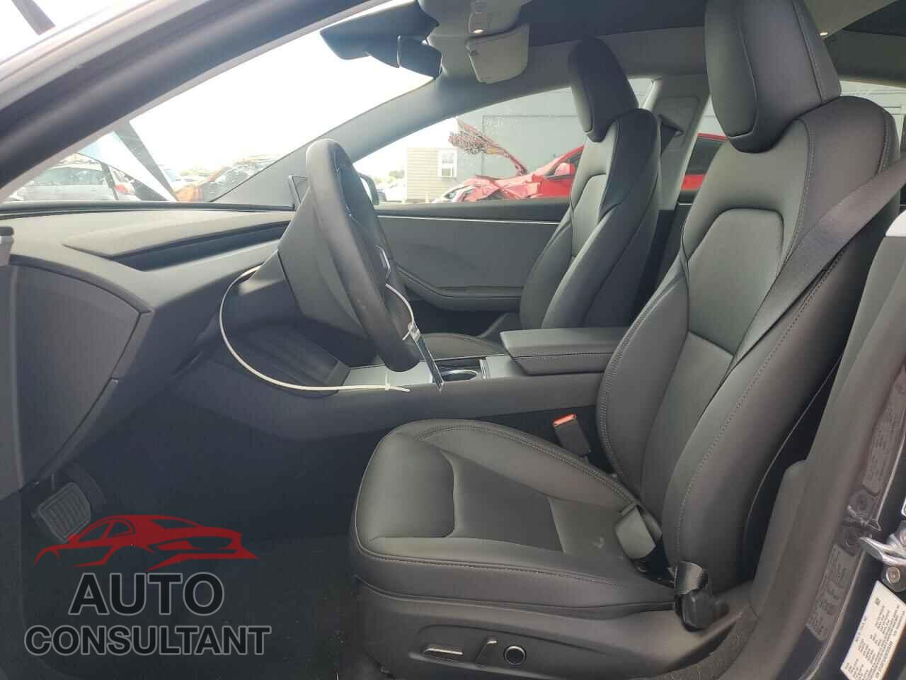 TESLA MODEL 3 2025 - 5YJ3E1EA2SF036508