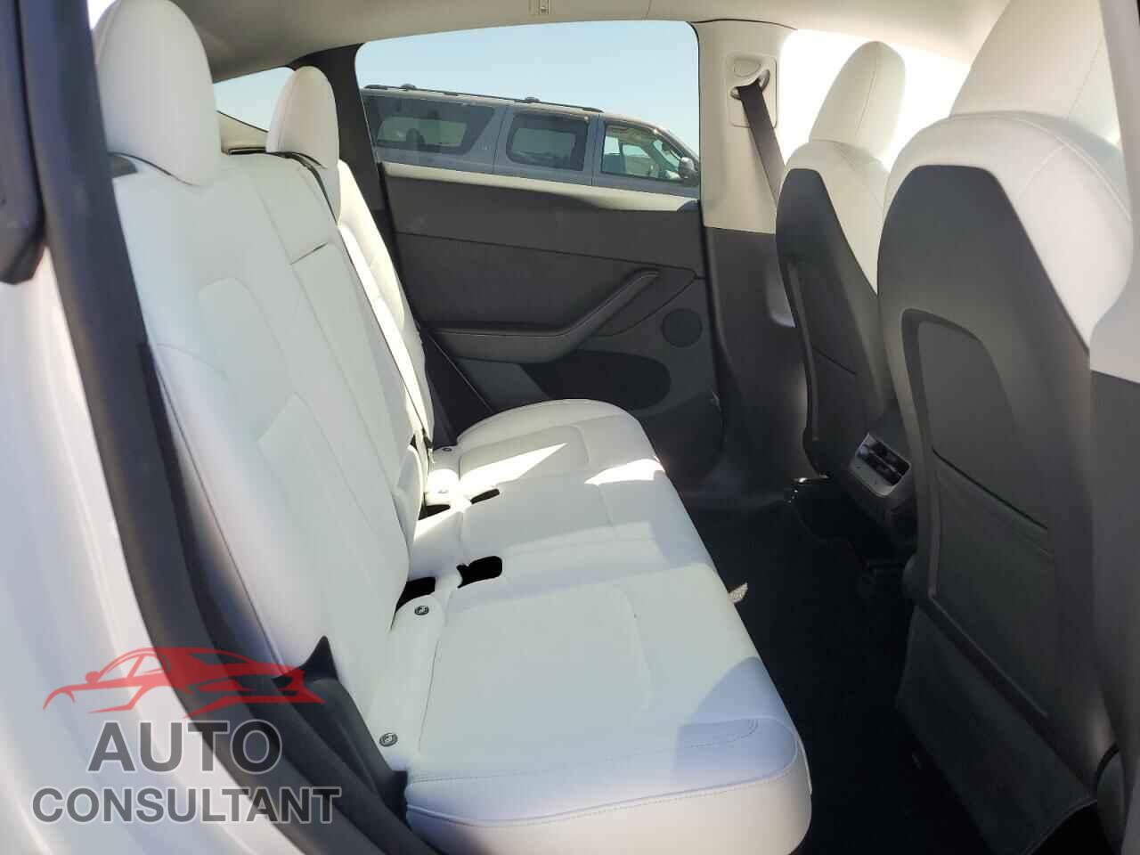 TESLA MODEL Y 2023 - 7SAYGDEE0PA173250