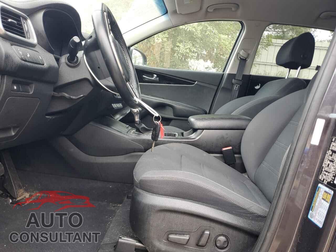 KIA SORENTO 2019 - 5XYPGDA33KG441905