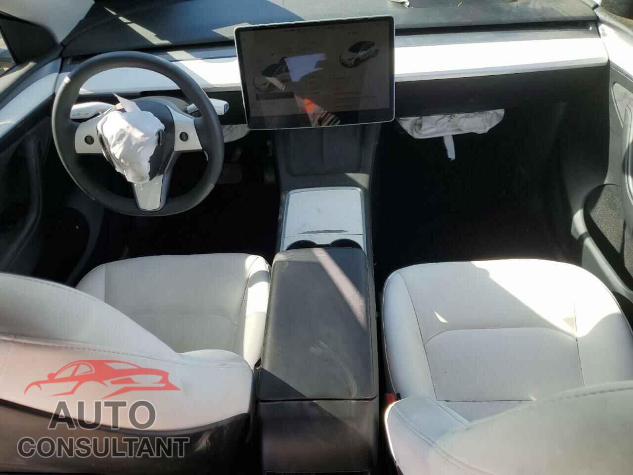 TESLA MODEL Y 2023 - 7SAYGAEEXPF744308