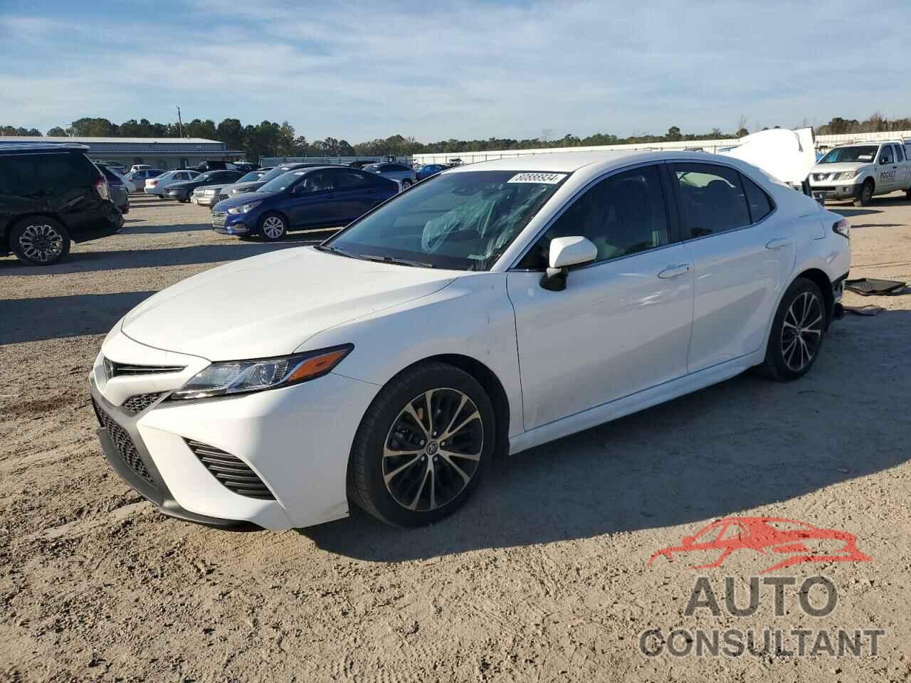 TOYOTA CAMRY 2018 - 4T1B11HK6JU142893