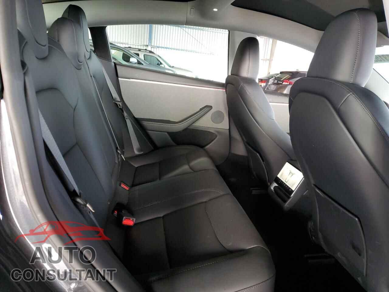 TESLA MODEL 3 2025 - 5YJ3E1EA2SF904698