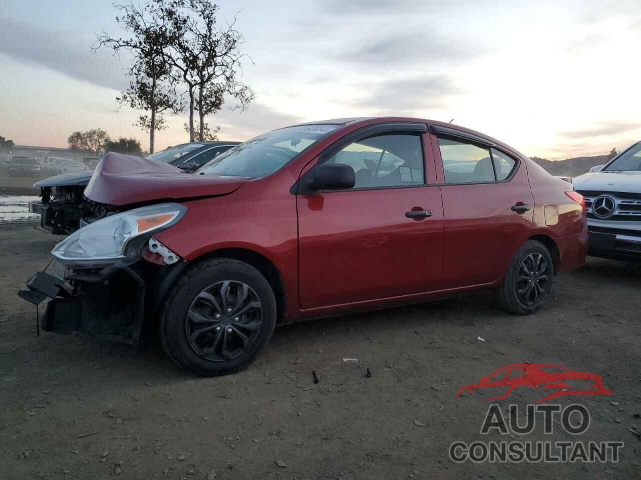 NISSAN VERSA 2015 - 3N1CN7AP8FL869172