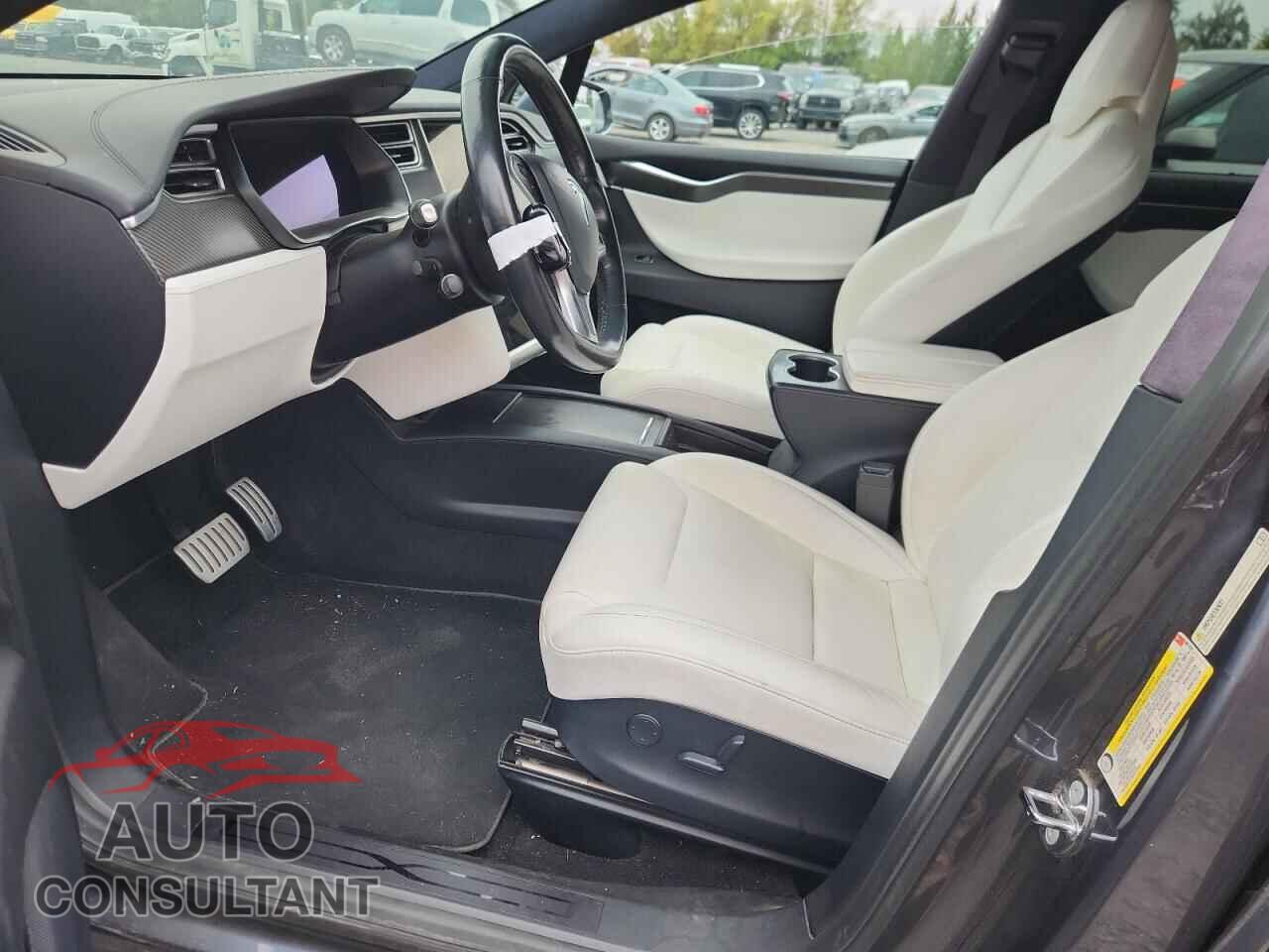 TESLA MODEL X 2018 - 5YJXCBE23JF087732