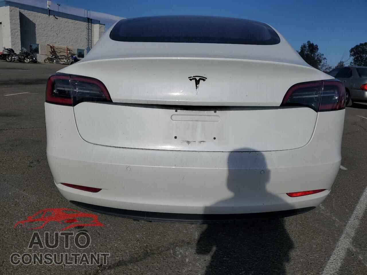 TESLA MODEL 3 2018 - 5YJ3E1EA6JF043833