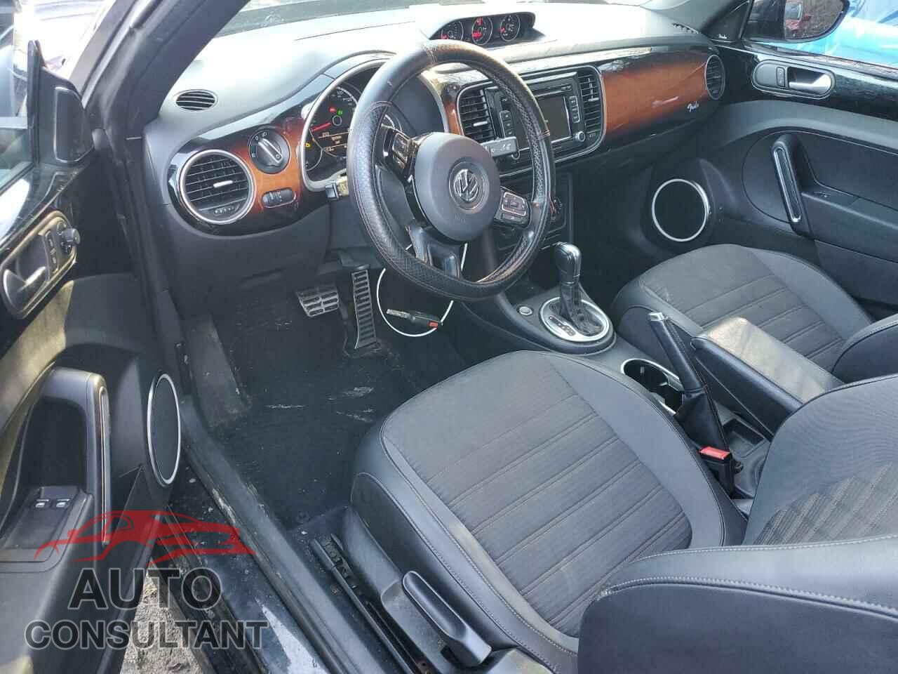 VOLKSWAGEN BEETLE 2013 - 3VWVA7ATXDM656016