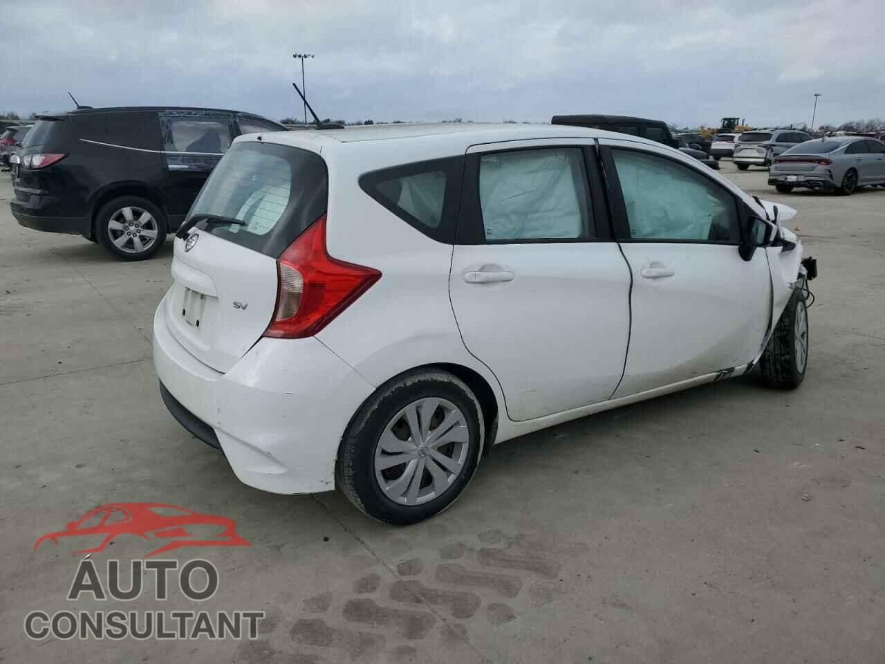 NISSAN VERSA 2017 - 3N1CE2CP3HL379581