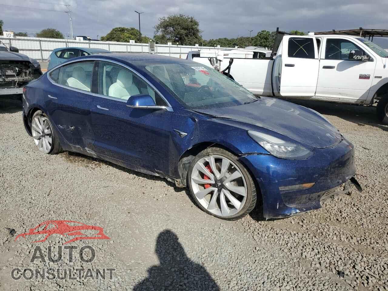 TESLA MODEL 3 2018 - 5YJ3E1EB4JF074247