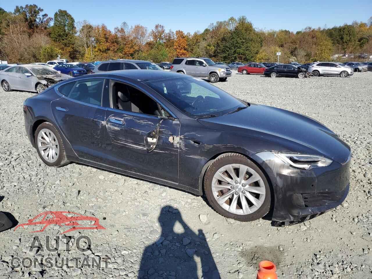 TESLA MODEL S 2017 - 5YJSA1E2XHF211354