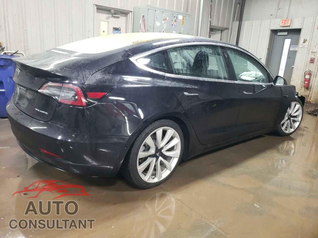 TESLA MODEL 3 2018 - 5YJ3E1EB4JF071607