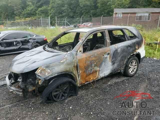 KIA SORENTO 2015 - 5XYKT3A67FG640567