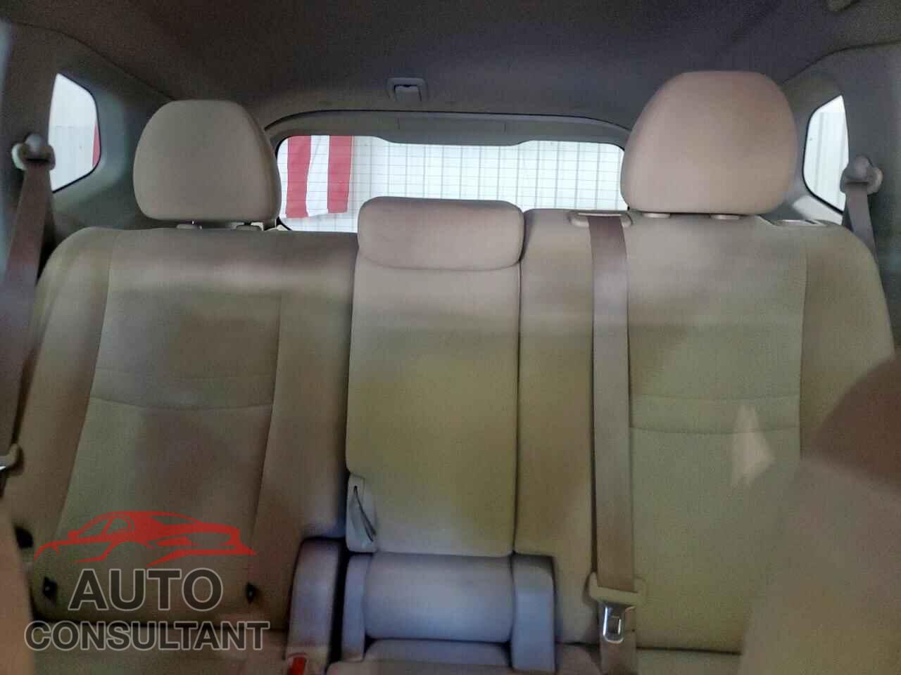 NISSAN ROGUE 2015 - KNMAT2MT5FP590918
