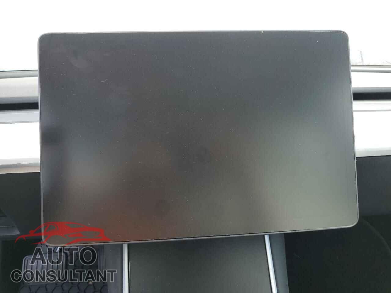 TESLA MODEL 3 2018 - 5YJ3E1EB5JF101178