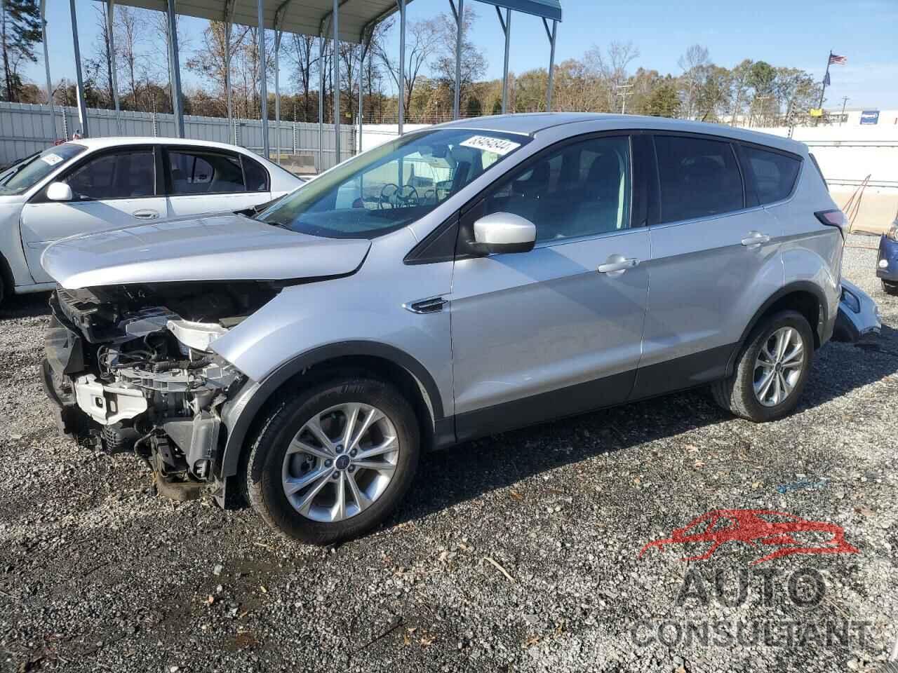 FORD ESCAPE 2017 - 1FMCU9G91HUC03912