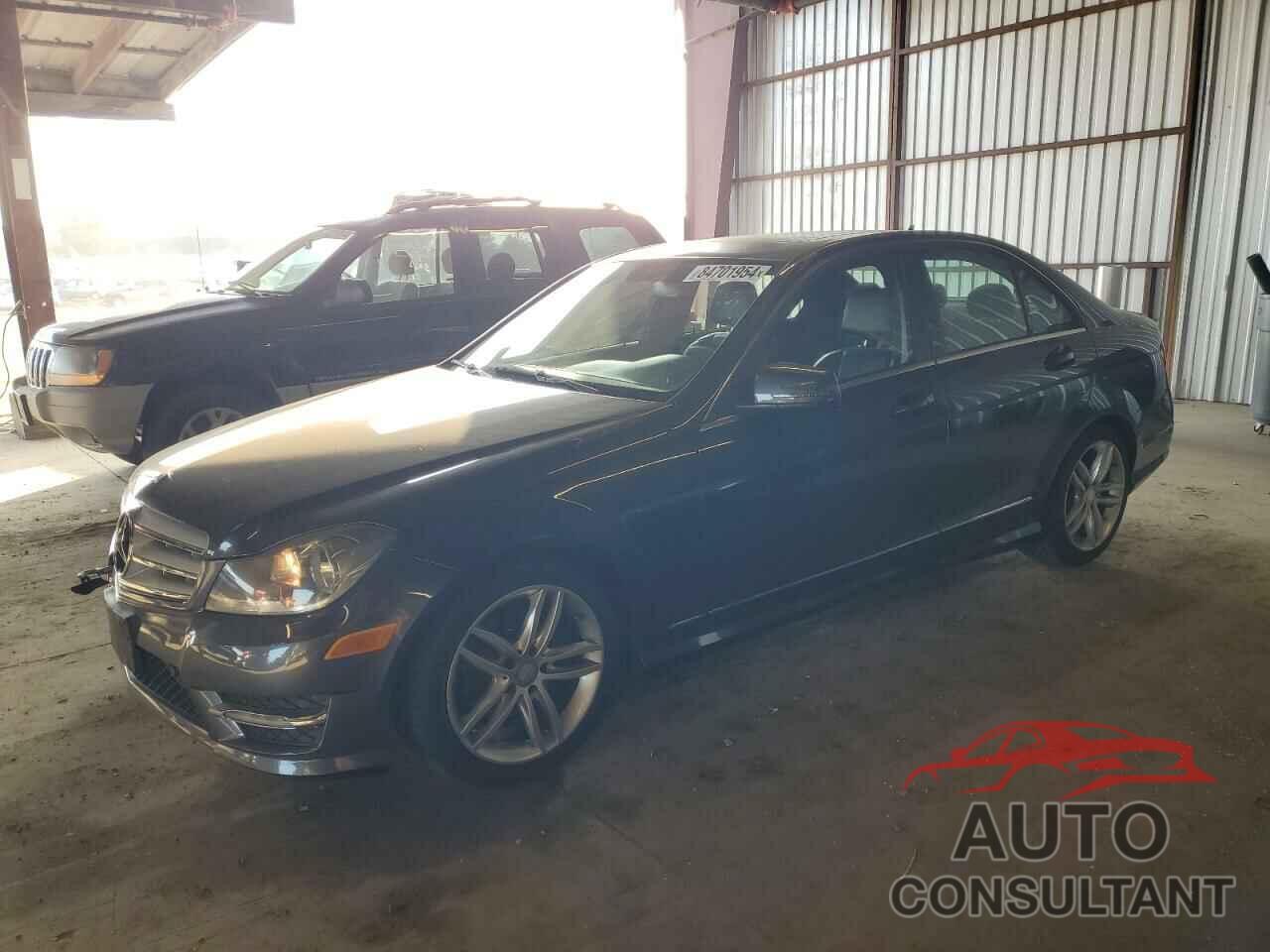 MERCEDES-BENZ C-CLASS 2013 - WDDGF4HB5DR254417